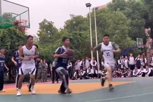 校园班赛23号选手离谱走步，这水平是被拉上场凑数的吧